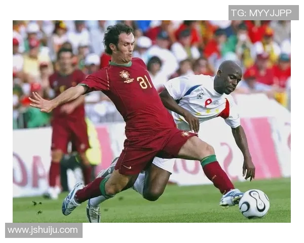 昔日足球传奇人物重温辉煌岁月 记忆中的经典瞬间与独特风采